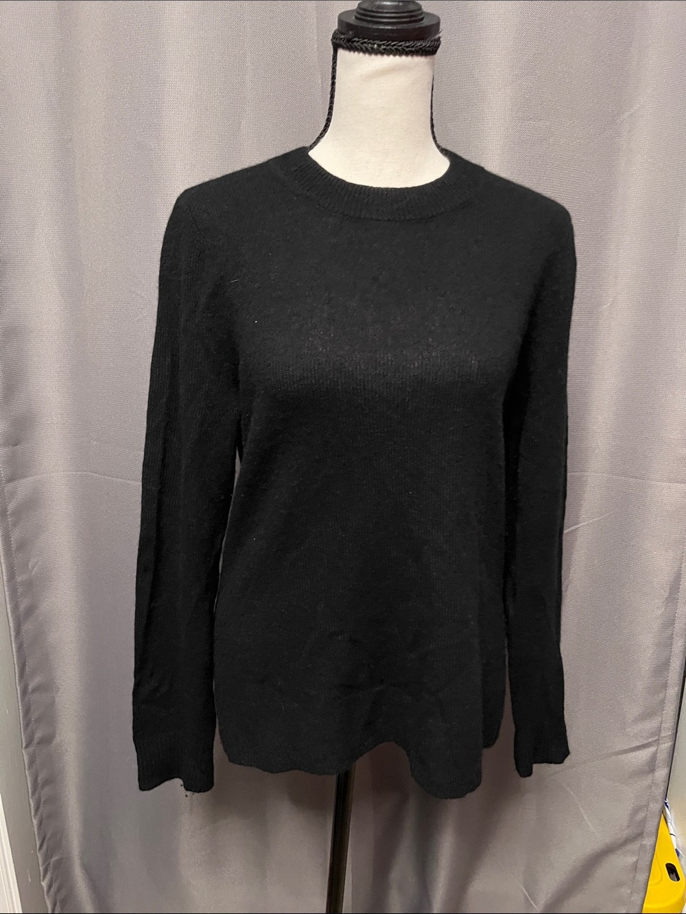 41 Hawthorn Black cashmere Crewneck Lightweight Pullover